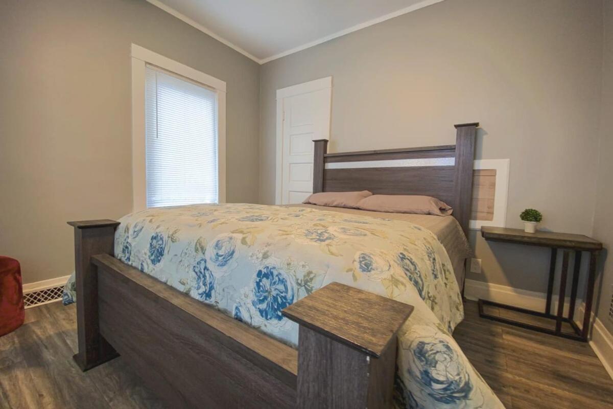 Large 6Br, 2 Bath In Niagara Falls Eksteriør billede